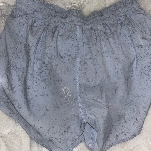 lululemon size 8 hotty hot low rise blue speckled shorts. - Picture 2 of 6